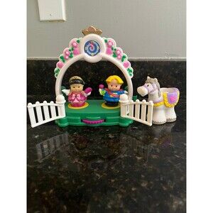 Fisher Price Little People Night At The Ball Playset